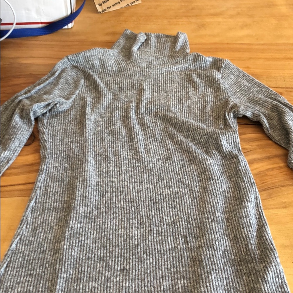 Iight heather grey turtle neck